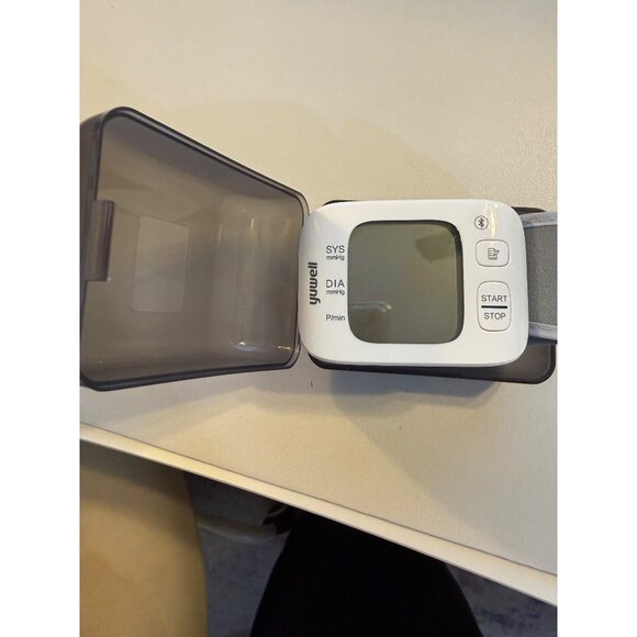 Wireless Bluetooth Blood Pressure Monitor Wrist Digital Health Device - Picture 3 of 6